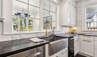 357 12TH St, Atlantic Beach, FL 32233