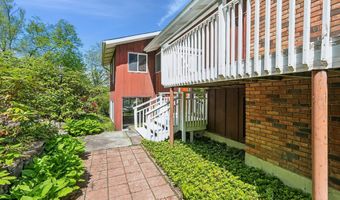 4 Alan Rd, Danbury, CT 06810