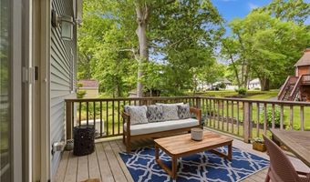 11 King Philip Ave, Bristol, RI 02809