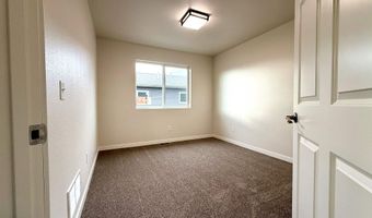 826 Heritage St, Belle Fourche, SD 57717