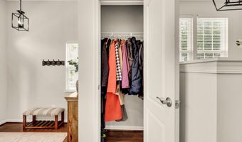 6747 APPLEMINT Ln, Alexandria, VA 22310