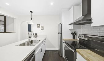 13788 Ruette Le Parc Unit D, Del Mar, CA 92014