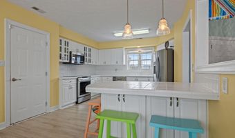 203 Old Causeway Rd, Atlantic Beach, NC 28512