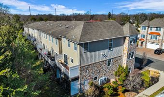 12 White Oak Ln 112, Aberdeen, NJ 07747
