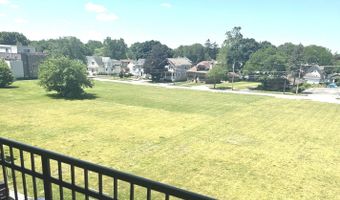 1 S Highland Ave 402, Arlington Heights, IL 60005