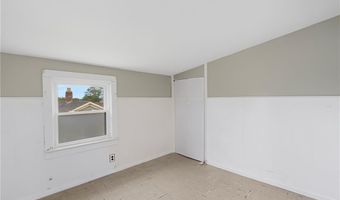 37 Reservoir Rd, Middletown, RI 02842