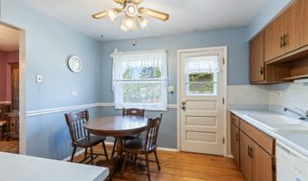 214 W Hintz Rd, Arlington Heights, IL 60004