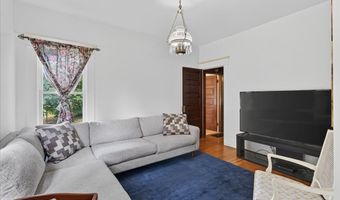 935 SPRINGHILL Dr, Albany, OR 97321