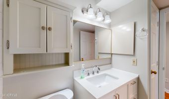 727 Chancery Ln, Aberdeen, NC 28315