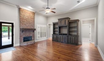 216 Meadowlands Dr, Brandon, MS 39047
