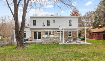 4004 ESTABROOK Dr, Annandale, VA 22003