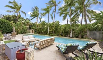 563 Mikioi Pl, Kihei, HI 96753