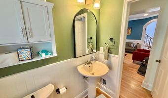 7538 MORNINGSIDE Dr NW, Washington, DC 20012