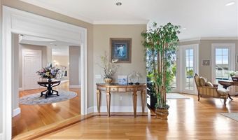 41 Castle Hill Ave, Newport, RI 02840