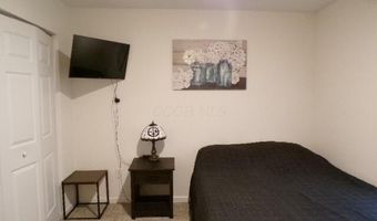 5294 Karst Cir, Ashville, OH 43103