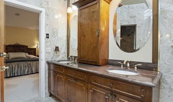 29 Sunset Rd S, Albertson, NY 11507