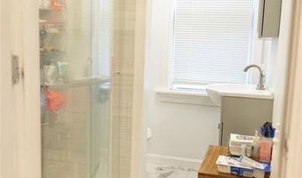 53 School St, East Providence, RI 02914