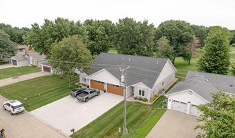 1018 Emerald Hills Dr, Arnolds Park, IA 51331