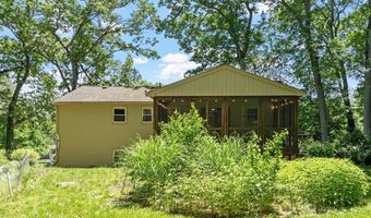 21 Cherokee Rd, Acton, MA 01720