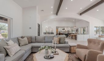2724 W COLT Rd, Chandler, AZ 85224