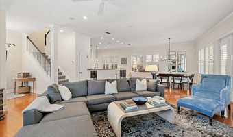 321 5TH St, Atlantic Beach, FL 32233