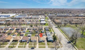 7 N School St, Addison, IL 60101