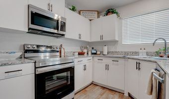 5674 Sunset Amber Ave, Las Vegas, NV 89122