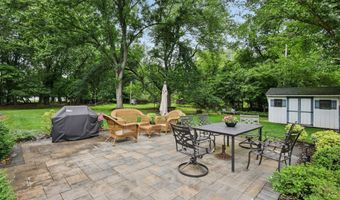 135 Ivy Hill Dr, Aberdeen, NJ 07747