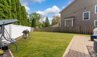 107 S Burton Pl, Arlington Heights, IL 60005