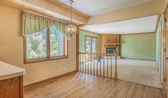 914 S Duesenberg Dr, Auburn, IN 46706