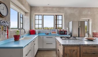 11077 Ridge Rd, Belle Fourche, SD 57717