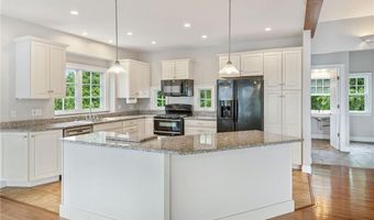 21 Bonnet View Dr, Jamestown, RI 02835