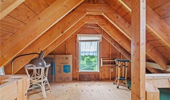 64 Burnside Ave, Narragansett, RI 02882