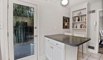 7721 MARYKNOLL Ave, Bethesda, MD 20817