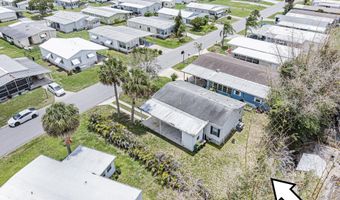 818 Thrush Cir, Barefoot Bay, FL 32976