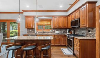 3901 N MILLWOOD Dr, Appleton, WI 54913