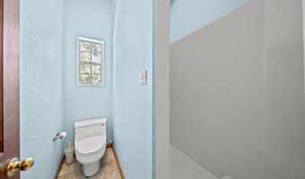 17832 Windsor Ln, Anderson, CA 96007