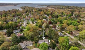 11 Harbour Rd, Barrington, RI 02806