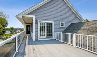 18 Anawan Ave, Narragansett, RI 02882