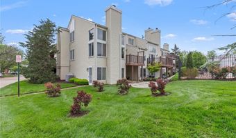 1700 Highview Circle Ct, Ballwin, MO 63021