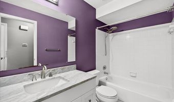 1201 Lofty Point Dr C, Ballwin, MO 63021