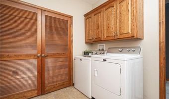 214 Hillside Dr, Baldwin City, KS 66006