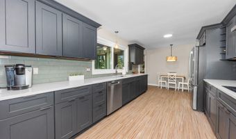 3446 Charing Cross Rd, Ann Arbor, MI 48108