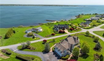 99 N Cliff Dr, Narragansett, RI 02882