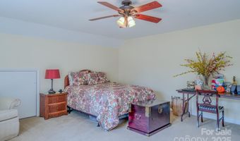 8 Creekside Way, Asheville, NC 28804