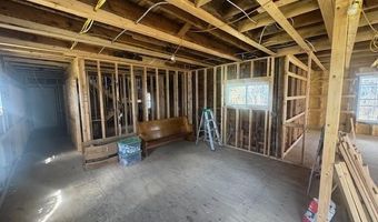 18 New St, Albany, VT 05820