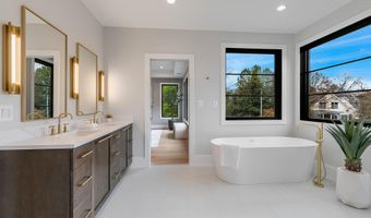 809 N KENMORE St, Arlington, VA 22201