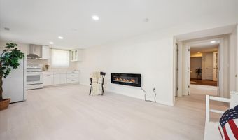 9813 MONTAUK Ave, Bethesda, MD 20817