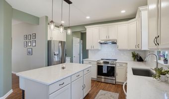 10 WHIRLAWAY Dr, Bear, DE 19701
