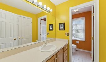 915 Cimarron Oval, Aurora, OH 44202